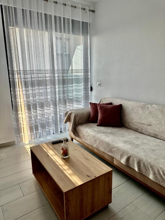 Duka Apartments Sarandë エクステリア 写真