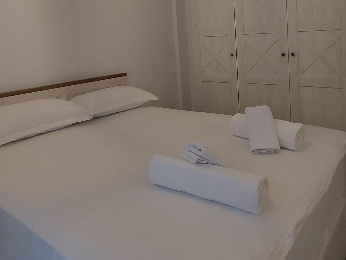 Duka Apartments Sarandë エクステリア 写真