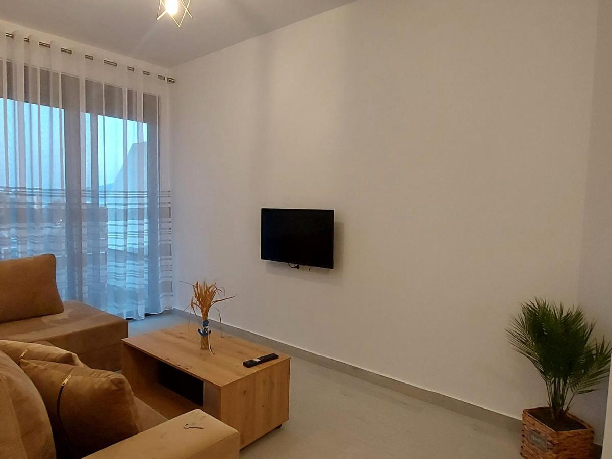 Duka Apartments Sarandë エクステリア 写真