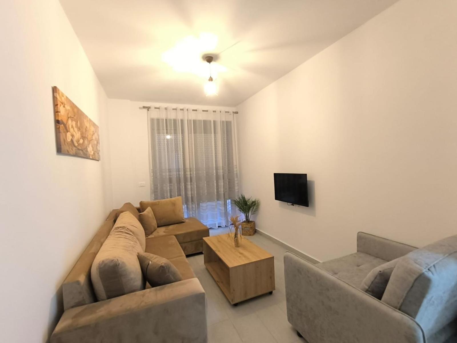 Duka Apartments Sarandë エクステリア 写真